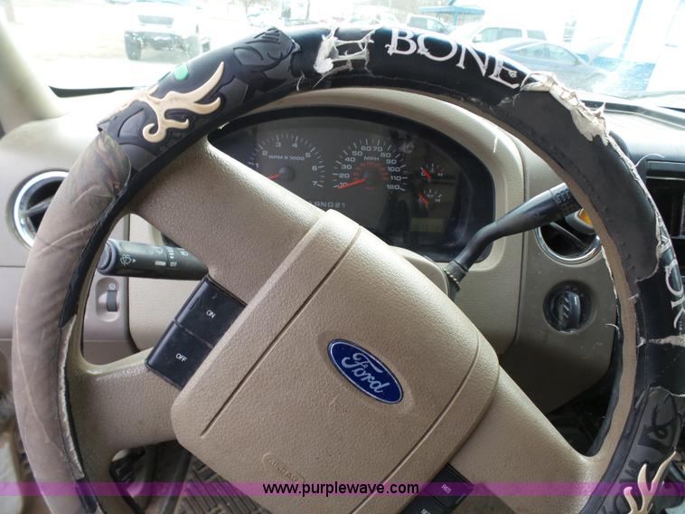 image for item J7309 2006 Ford F150 SuperCab pickup truck