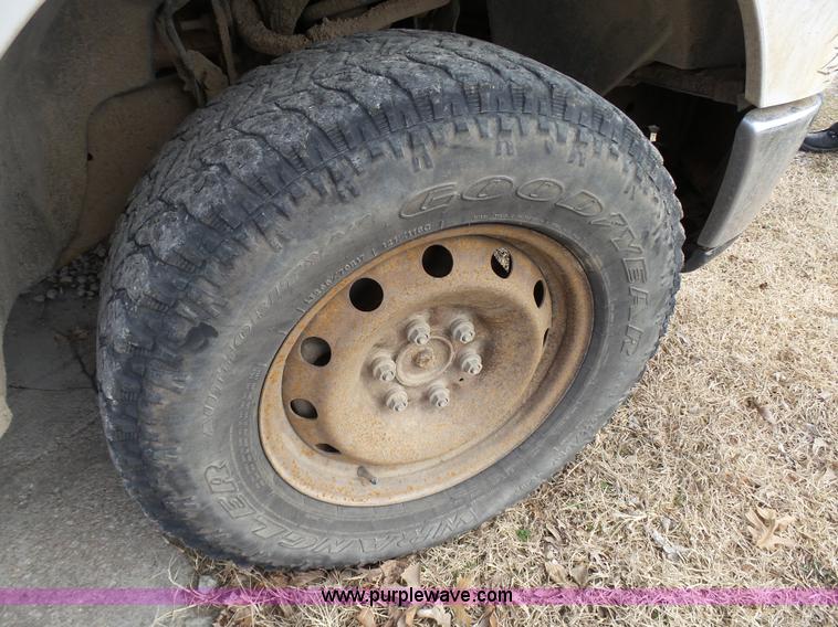 image for item J7309 2006 Ford F150 SuperCab pickup truck