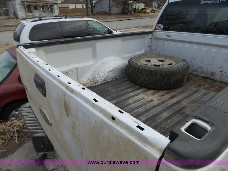 image for item J7309 2006 Ford F150 SuperCab pickup truck