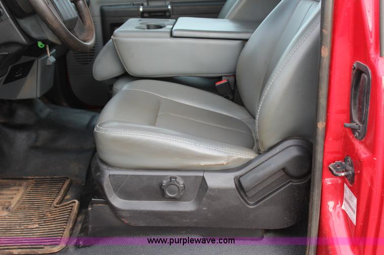 image for item J7577 2012 Ford F350 Super Duty XLT SuperCab flatbed pickup truck