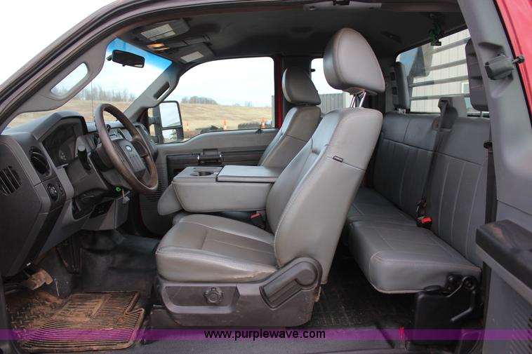 image for item J7577 2012 Ford F350 Super Duty XLT SuperCab flatbed pickup truck