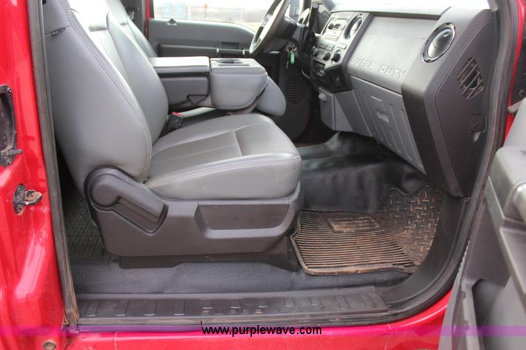 image for item J7577 2012 Ford F350 Super Duty XLT SuperCab flatbed pickup truck