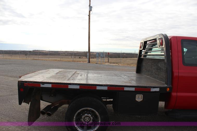 image for item J7577 2012 Ford F350 Super Duty XLT SuperCab flatbed pickup truck