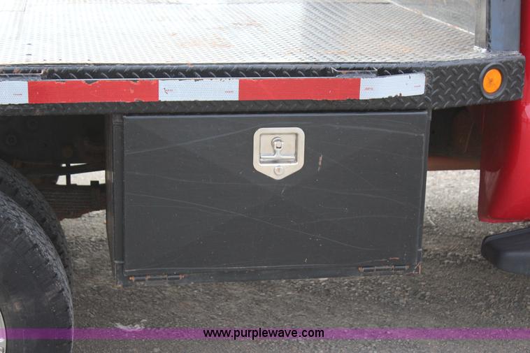 image for item J7577 2012 Ford F350 Super Duty XLT SuperCab flatbed pickup truck