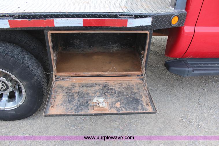 image for item J7577 2012 Ford F350 Super Duty XLT SuperCab flatbed pickup truck