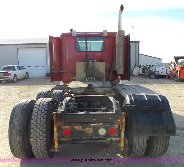 image for item J7685 1998 International 9400 semi truck