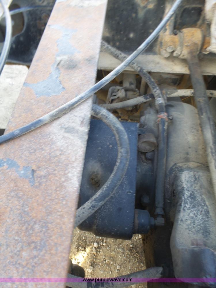 image for item J7685 1998 International 9400 semi truck