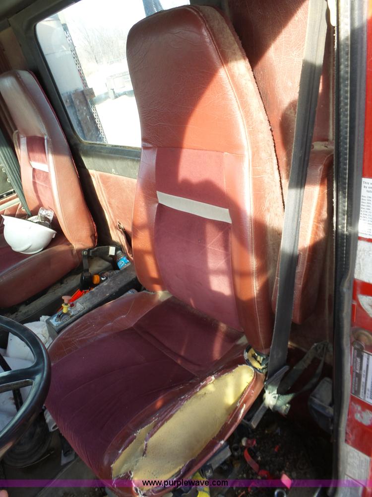 image for item J7685 1998 International 9400 semi truck