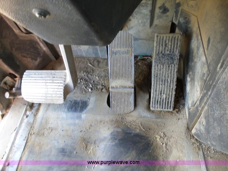 image for item J7685 1998 International 9400 semi truck