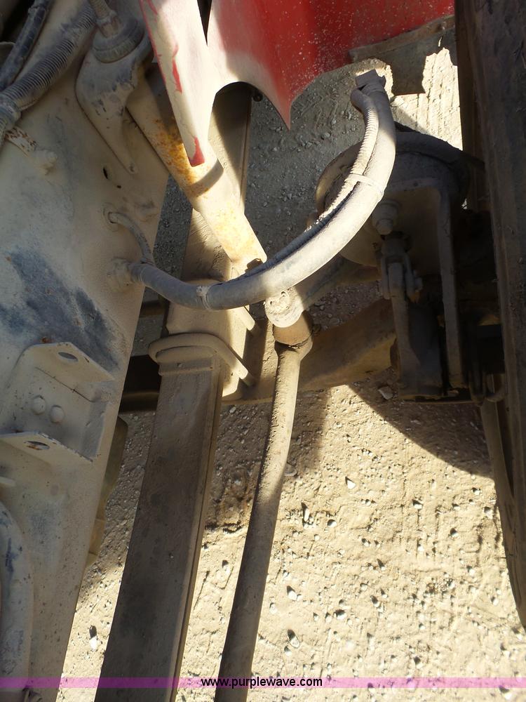 image for item J7685 1998 International 9400 semi truck