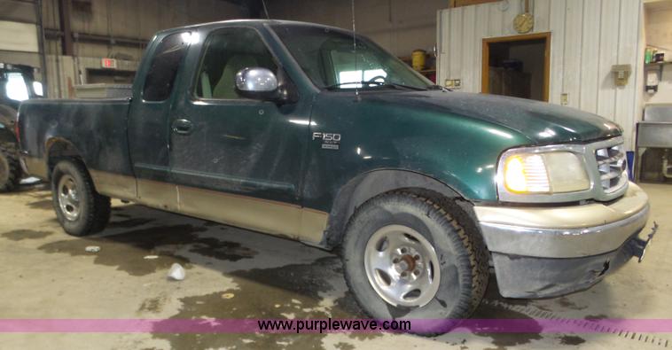 image for item J8818 2000 Ford F150 XLT SuperCab pickup truck