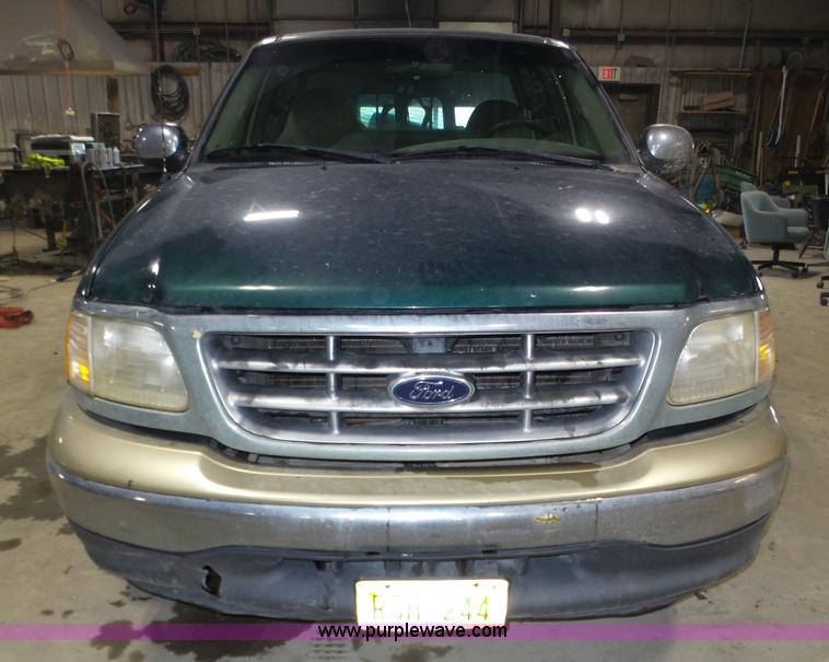 image for item J8818 2000 Ford F150 XLT SuperCab pickup truck