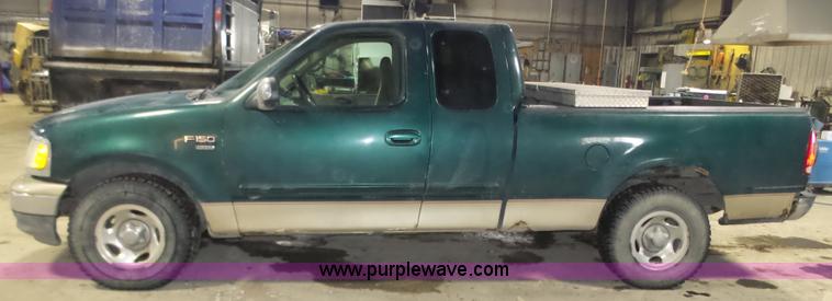 image for item J8818 2000 Ford F150 XLT SuperCab pickup truck