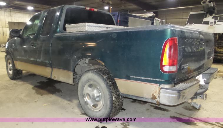 image for item J8818 2000 Ford F150 XLT SuperCab pickup truck