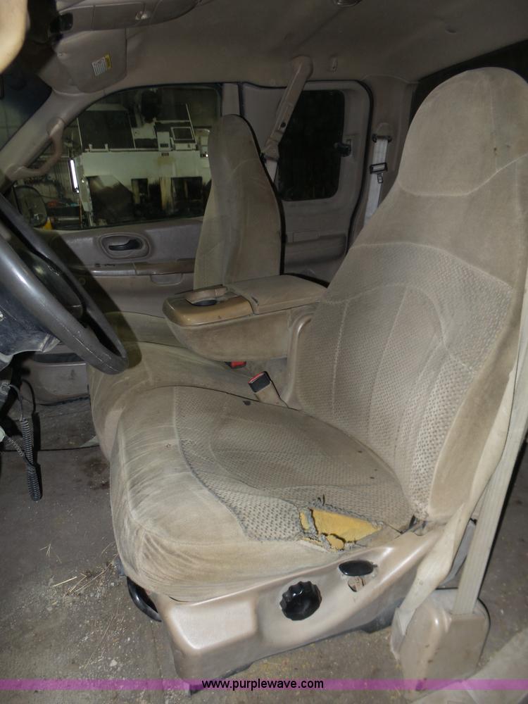 image for item J8818 2000 Ford F150 XLT SuperCab pickup truck