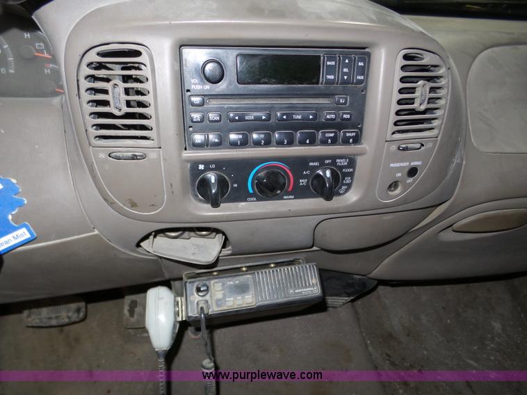 image for item J8818 2000 Ford F150 XLT SuperCab pickup truck