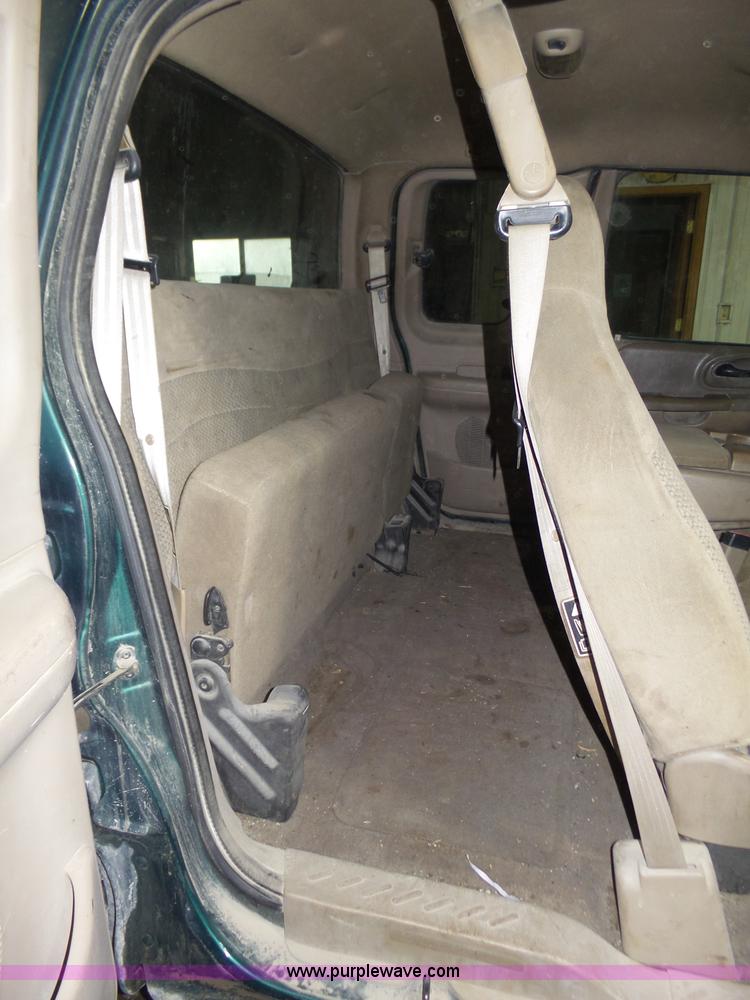 image for item J8818 2000 Ford F150 XLT SuperCab pickup truck