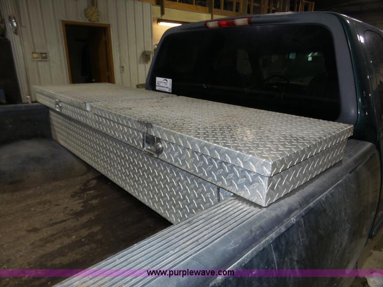image for item J8818 2000 Ford F150 XLT SuperCab pickup truck