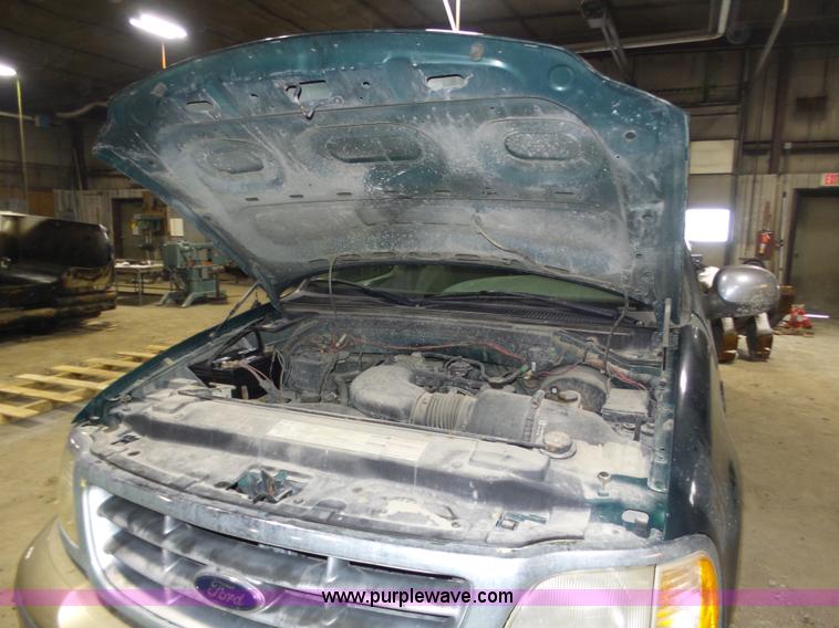 image for item J8818 2000 Ford F150 XLT SuperCab pickup truck