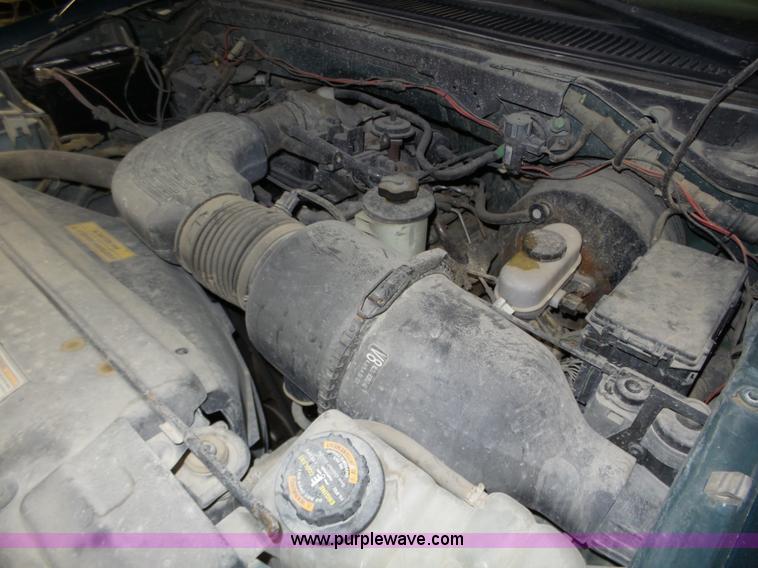 image for item J8818 2000 Ford F150 XLT SuperCab pickup truck