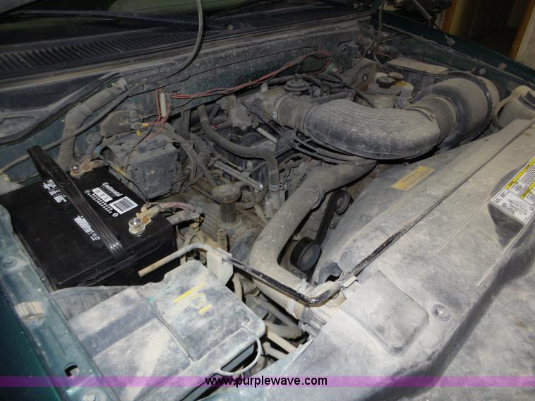 image for item J8818 2000 Ford F150 XLT SuperCab pickup truck