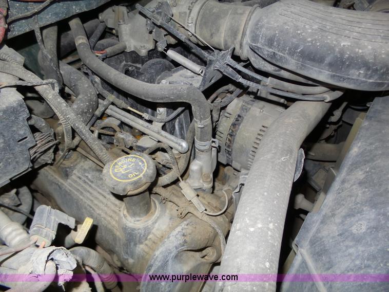 image for item J8818 2000 Ford F150 XLT SuperCab pickup truck