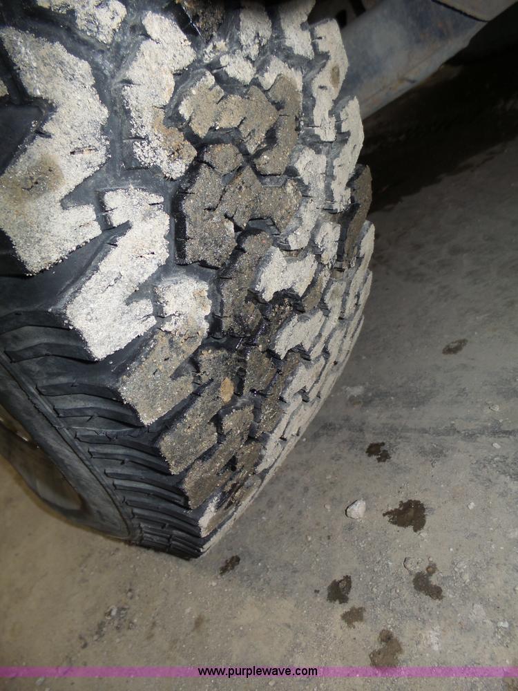 image for item J8818 2000 Ford F150 XLT SuperCab pickup truck