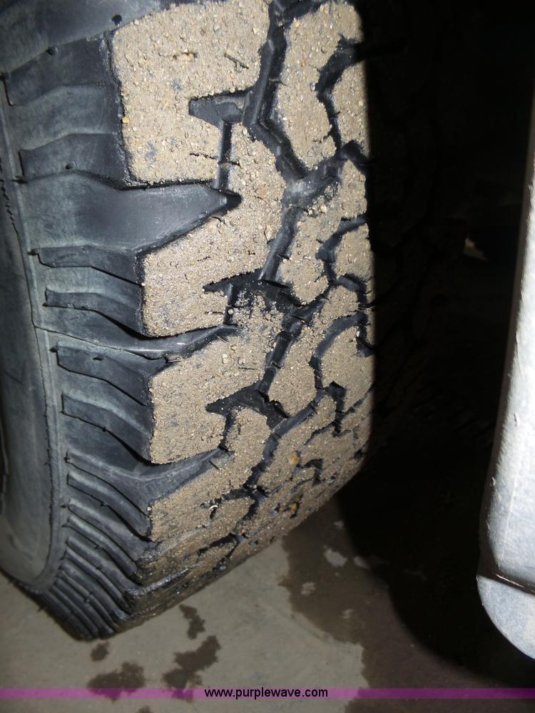 image for item J8818 2000 Ford F150 XLT SuperCab pickup truck