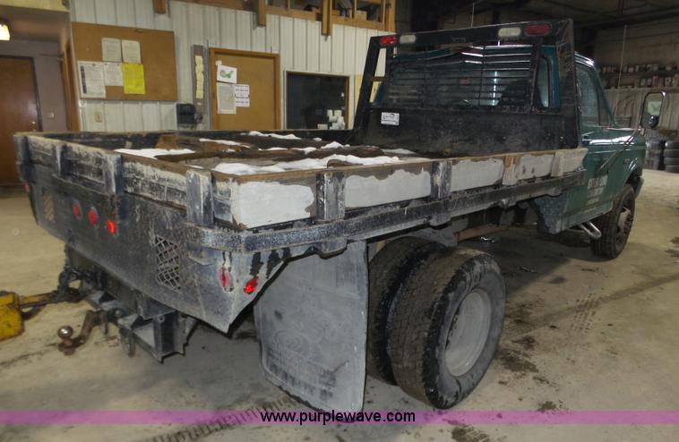 image for item J8821 1995 Ford F450 Super Duty flatbed truck