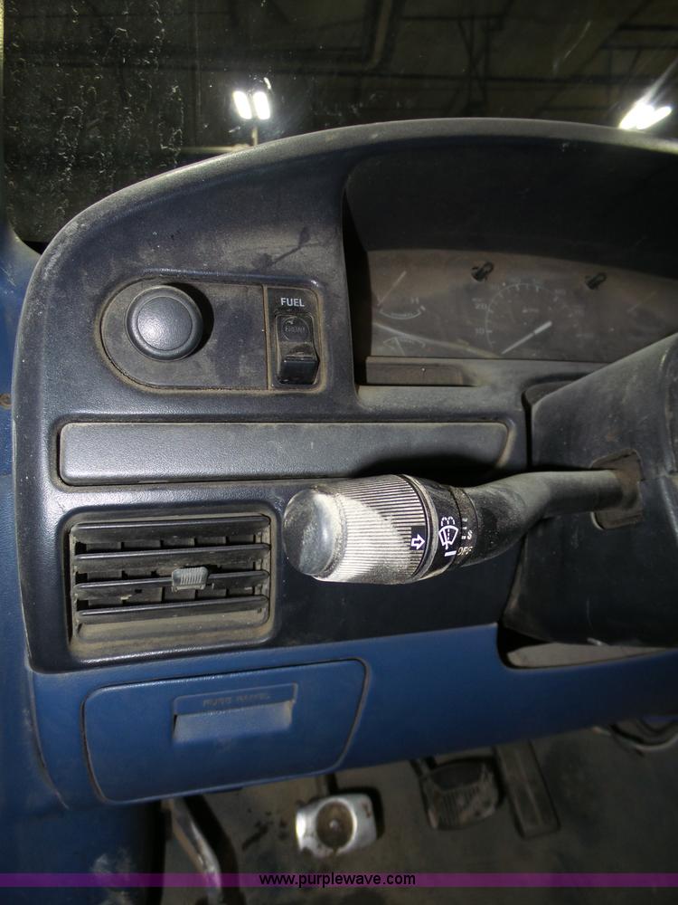 image for item J8821 1995 Ford F450 Super Duty flatbed truck