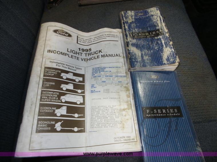 image for item J8821 1995 Ford F450 Super Duty flatbed truck