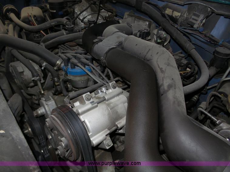 image for item J8821 1995 Ford F450 Super Duty flatbed truck