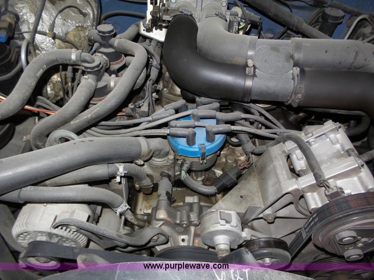 image for item J8821 1995 Ford F450 Super Duty flatbed truck