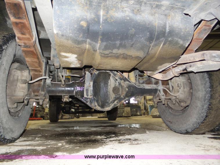 image for item J8821 1995 Ford F450 Super Duty flatbed truck