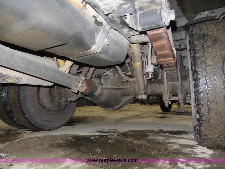 image for item J8821 1995 Ford F450 Super Duty flatbed truck