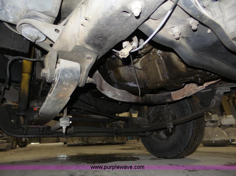 image for item J8821 1995 Ford F450 Super Duty flatbed truck