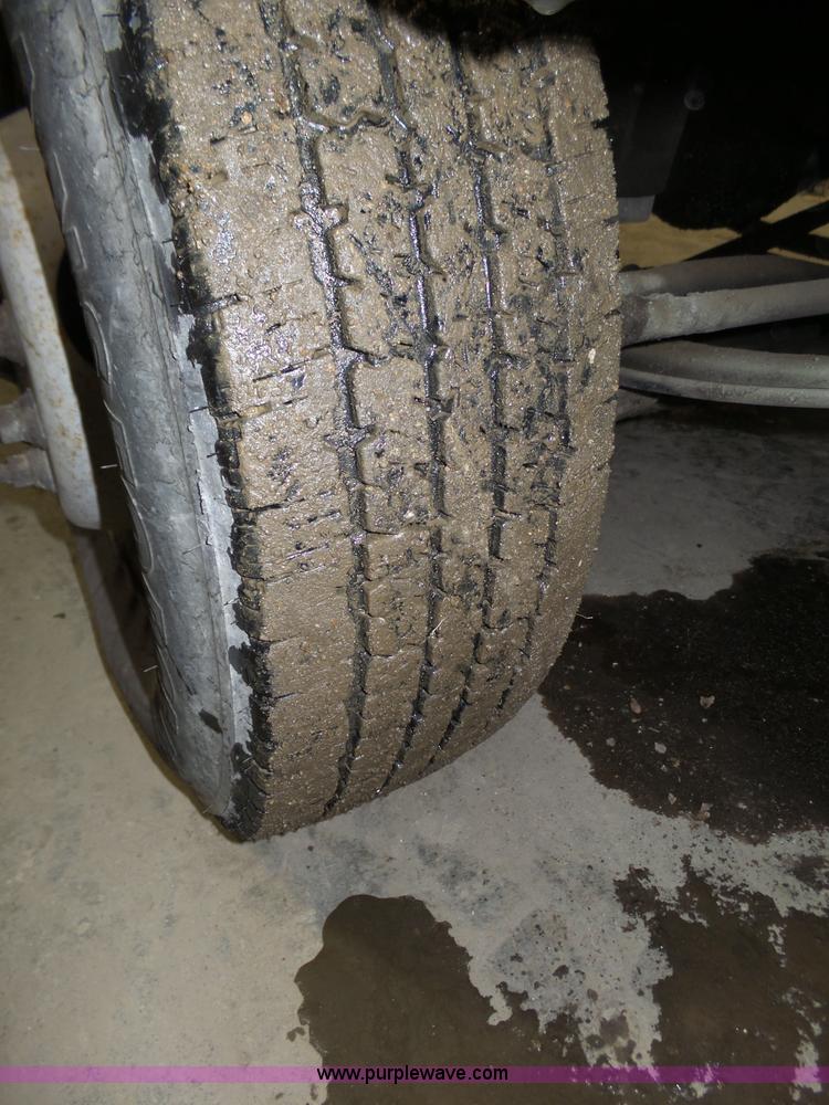 image for item J8821 1995 Ford F450 Super Duty flatbed truck