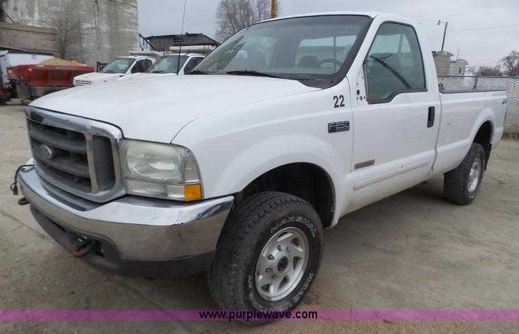 image for item J8852 2003 Ford F250 Super Duty XLT pickup truck