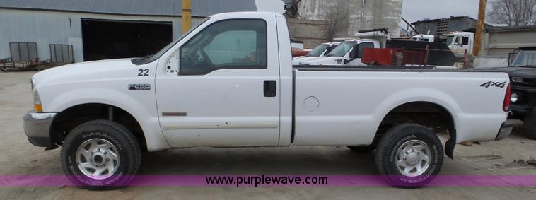 image for item J8852 2003 Ford F250 Super Duty XLT pickup truck
