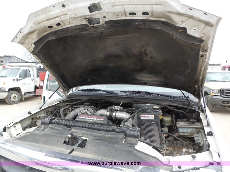 image for item J8852 2003 Ford F250 Super Duty XLT pickup truck