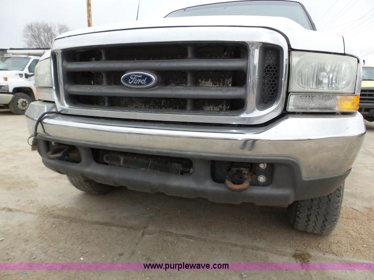 image for item J8852 2003 Ford F250 Super Duty XLT pickup truck