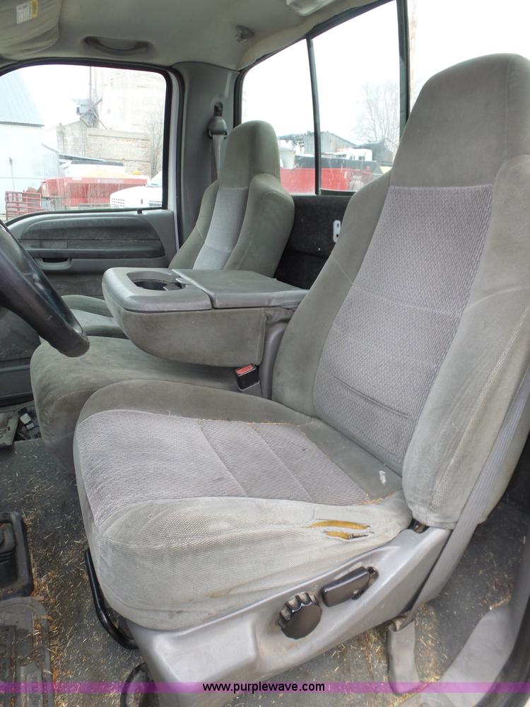 image for item J8852 2003 Ford F250 Super Duty XLT pickup truck