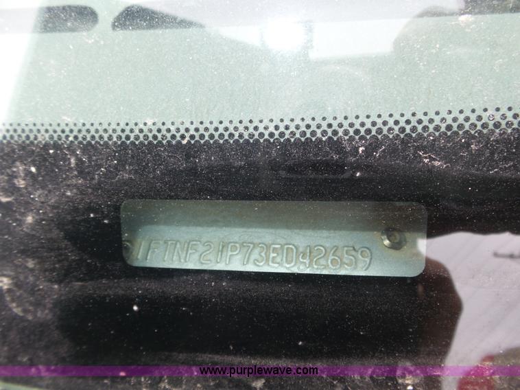 image for item J8852 2003 Ford F250 Super Duty XLT pickup truck