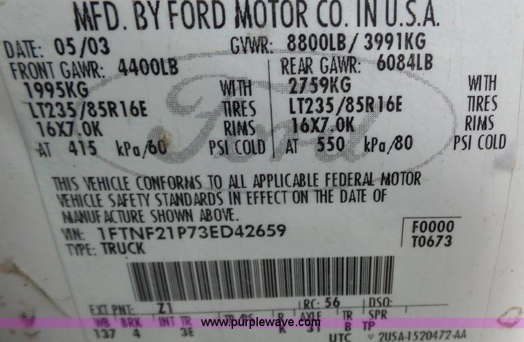 image for item J8852 2003 Ford F250 Super Duty XLT pickup truck