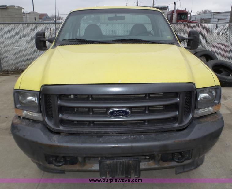 image for item J8853 2003 Ford F250 Super Duty XL pickup truck