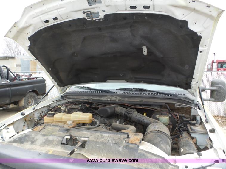 image for item J8853 2003 Ford F250 Super Duty XL pickup truck