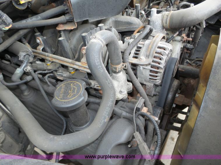 image for item J8853 2003 Ford F250 Super Duty XL pickup truck