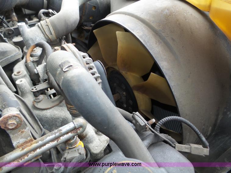 image for item J8853 2003 Ford F250 Super Duty XL pickup truck