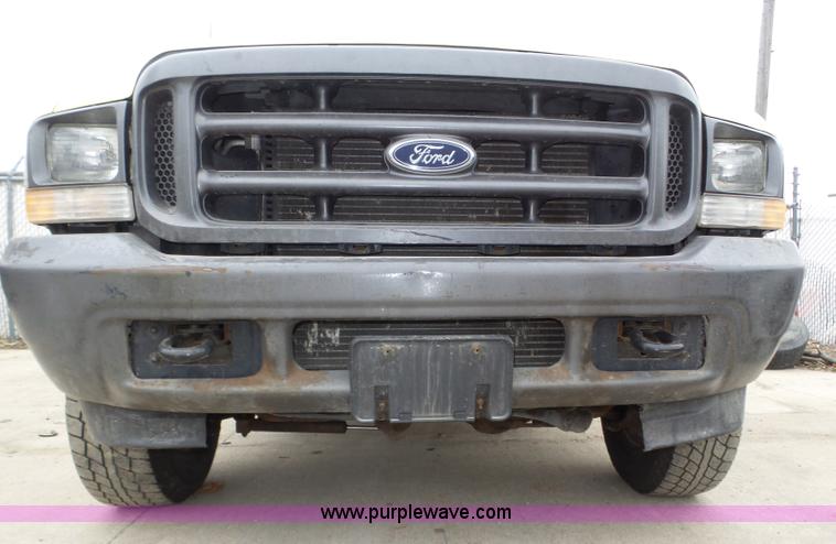 image for item J8853 2003 Ford F250 Super Duty XL pickup truck