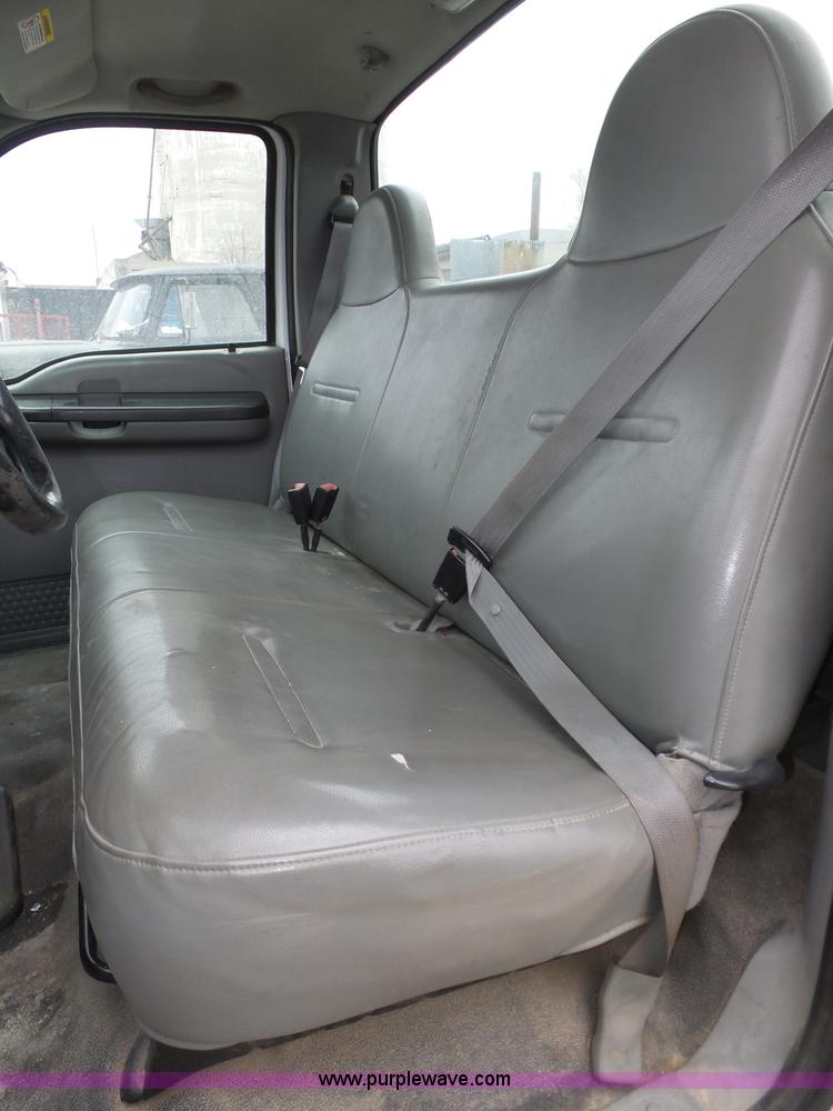 image for item J8853 2003 Ford F250 Super Duty XL pickup truck